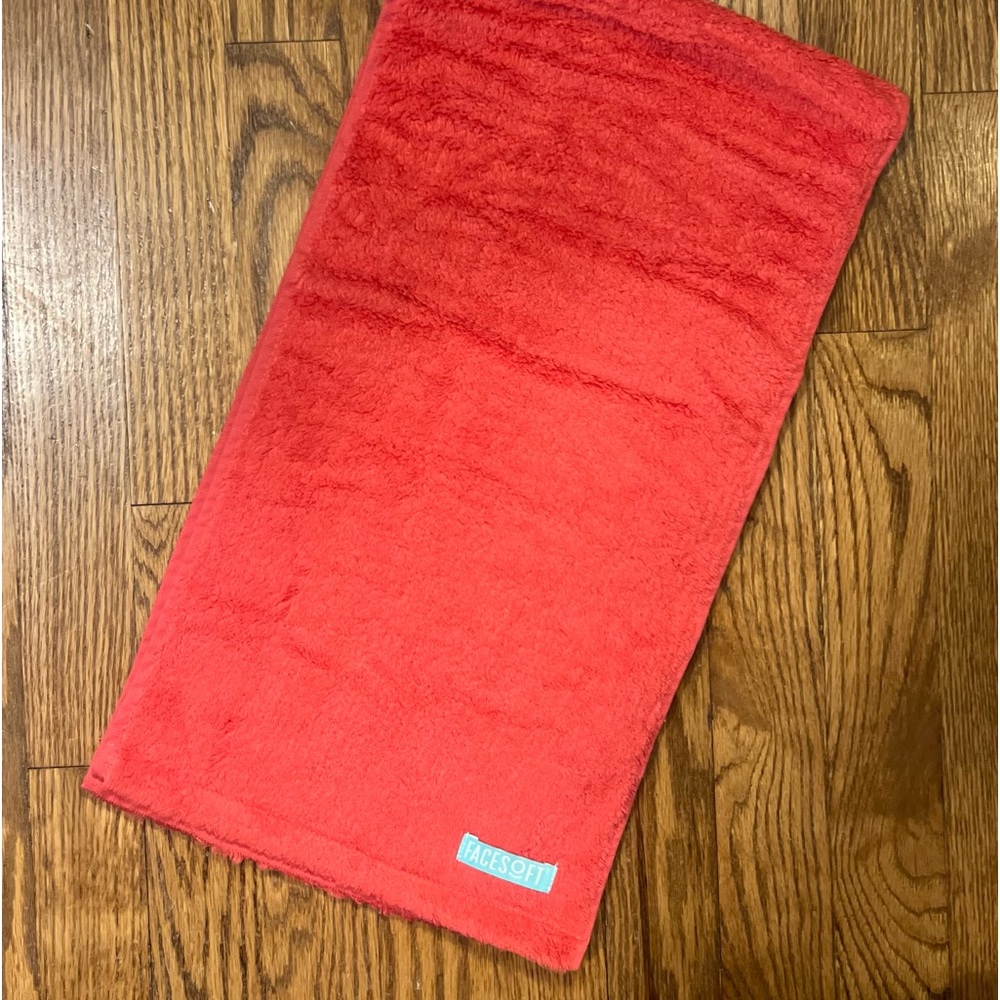Facesoft Eco-Friendly Sweat Towel - Picture 2 of 3